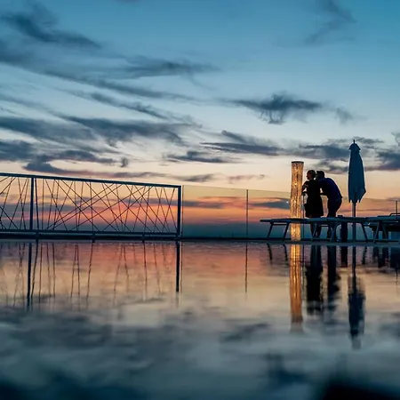 The One - & Готель 5*